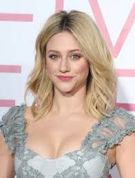 Lili Reinhart
